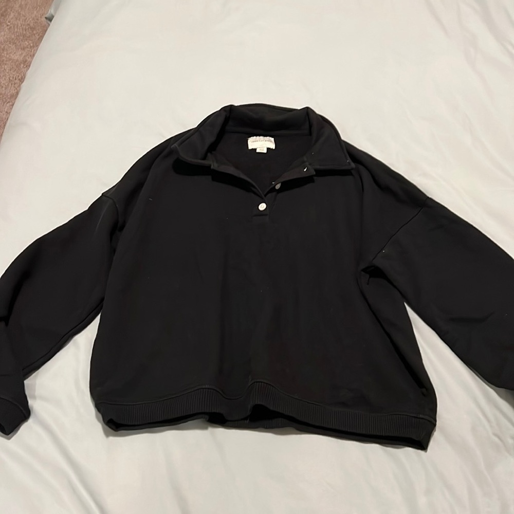 Black collared sweatshirt